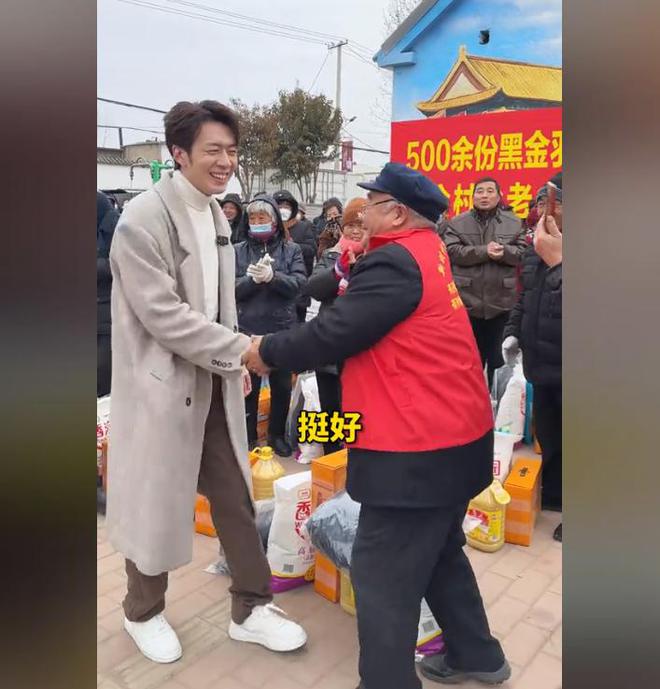 位老人捐赠卫生室村民却让他把钱留着自己花CQ9电子中国网站董先生回老家给465(图12)